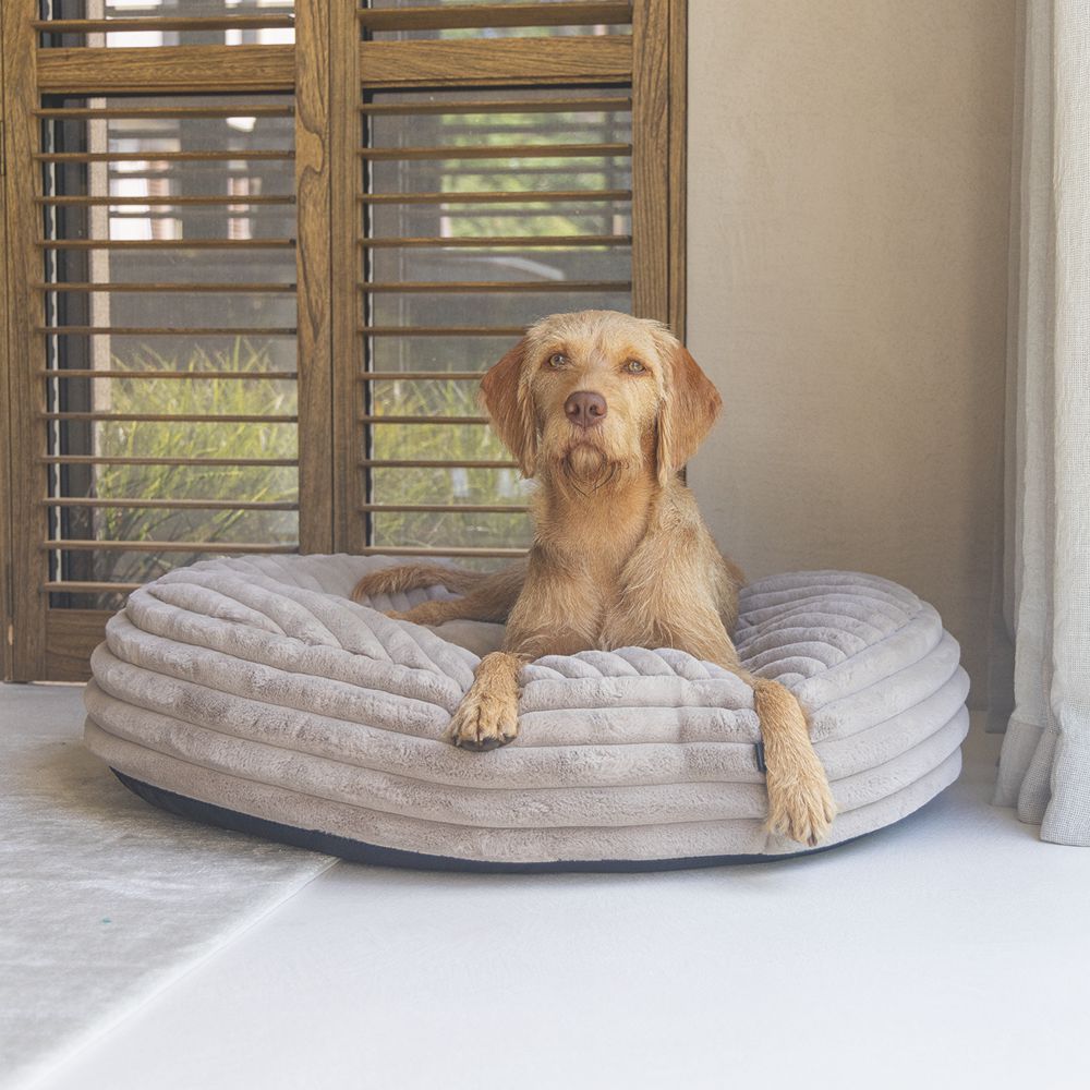 Designed by Lotte REZA - Hundebett rund - beige - Hundekissen Schlafplatz