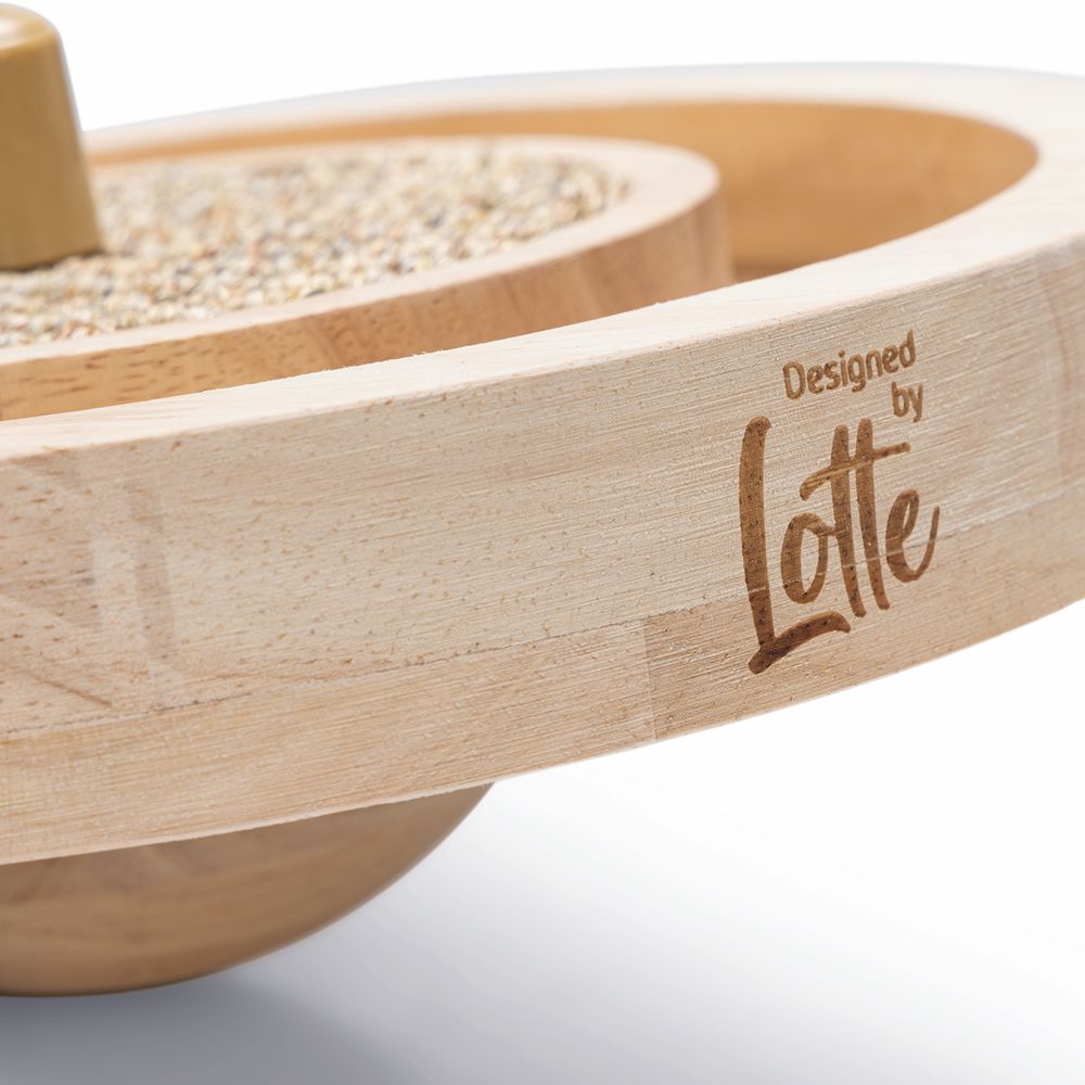 Designed by Lotte Katzenspielzeug WINNI - Ø 22 cm - Holz - 2 Kugeln Kratzbrett